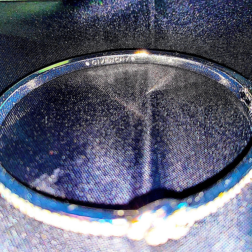 ✨Givenchy - Crystal Pavé Knot Bangle Bracelet✨
NWOT/NO ORIGINAL BOX - Picture 10 of 16